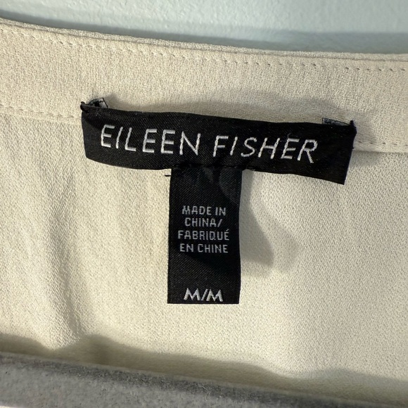 Eileen Fisher silk sleeveless blouse with covered buttons size Medium - Picture 4 of 4